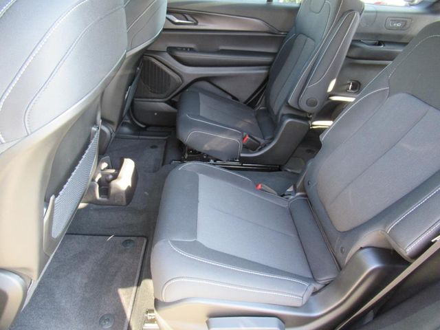 2025 Jeep Grand Cherokee Laredo X photo 26