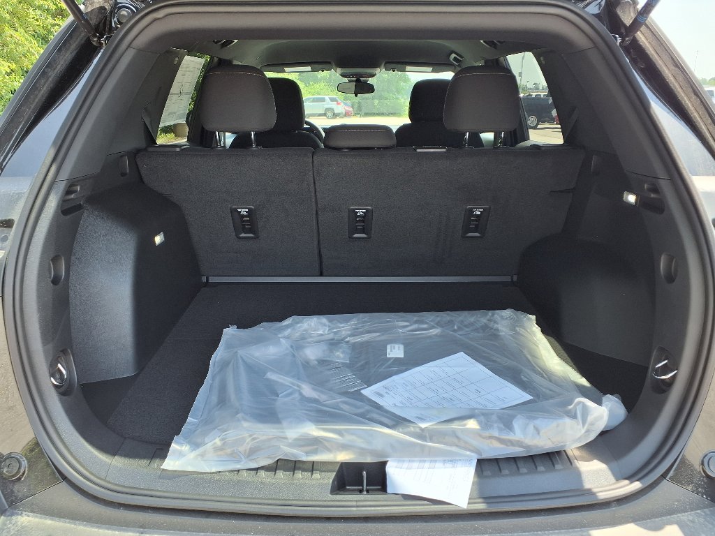 2026 Chevrolet Equinox LT photo 18