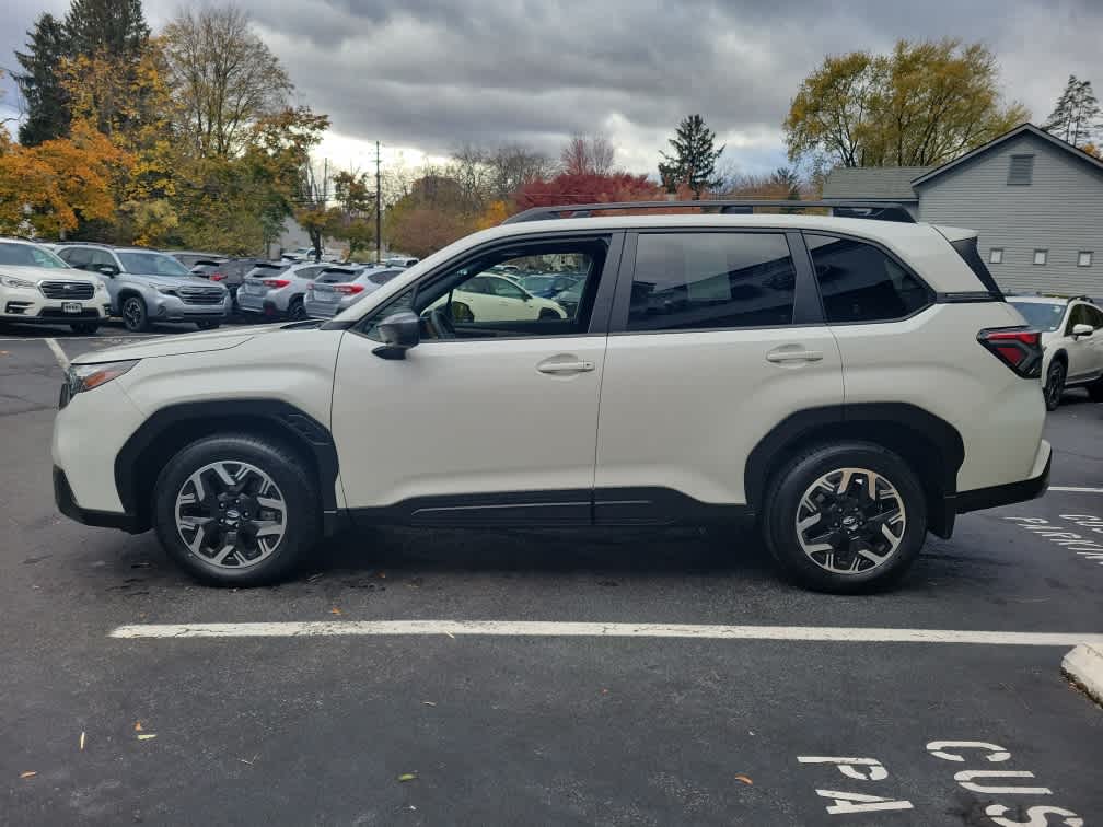 2025 Subaru Forester Premium photo 4