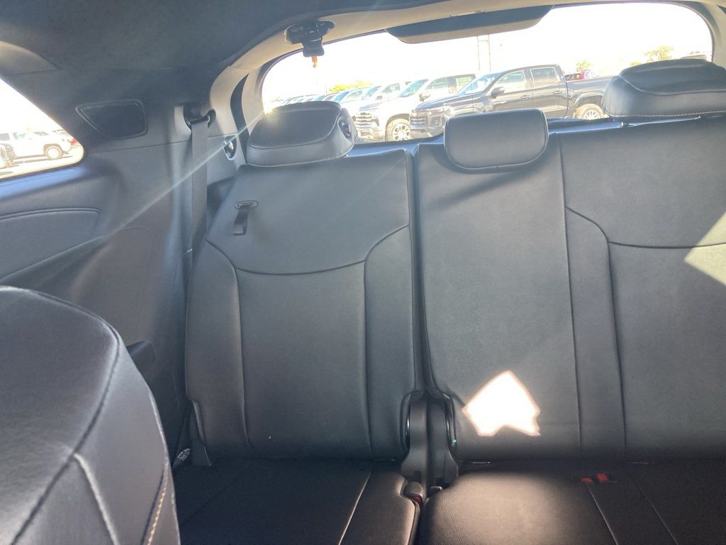 2025 Toyota Sienna Woodland Edition photo 30