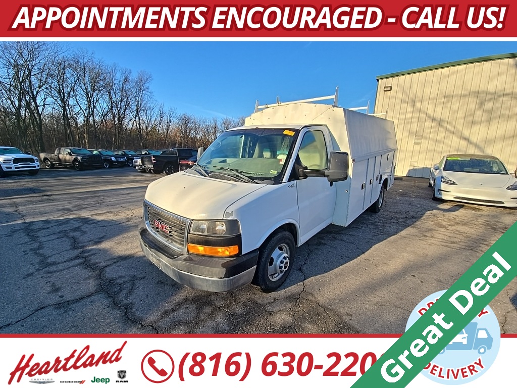 2012 GMC Savana's photo