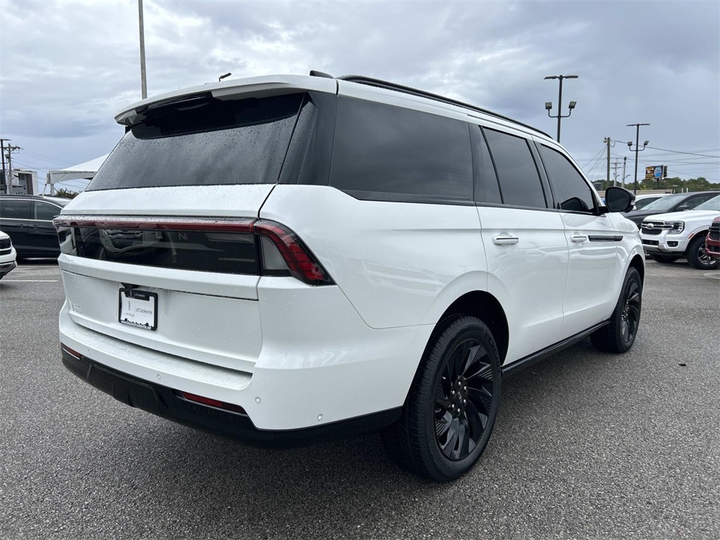 2025 Lincoln Navigator Reserve photo 2