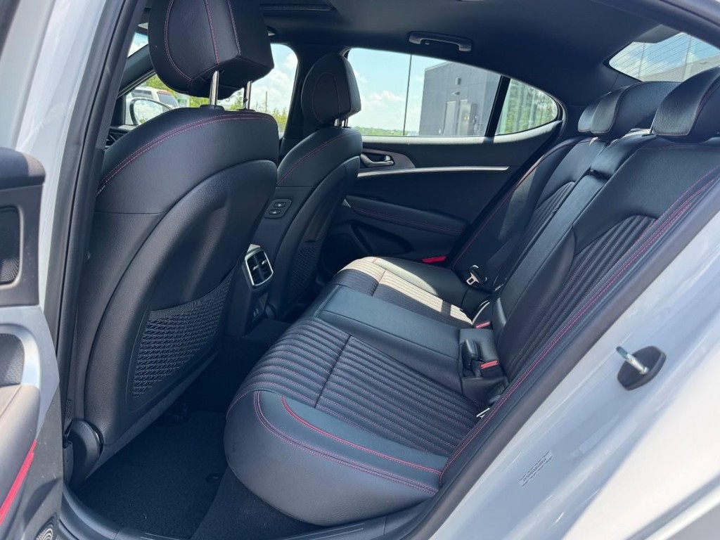 2025 Genesis G70 2.5T Sport Prestige photo 10