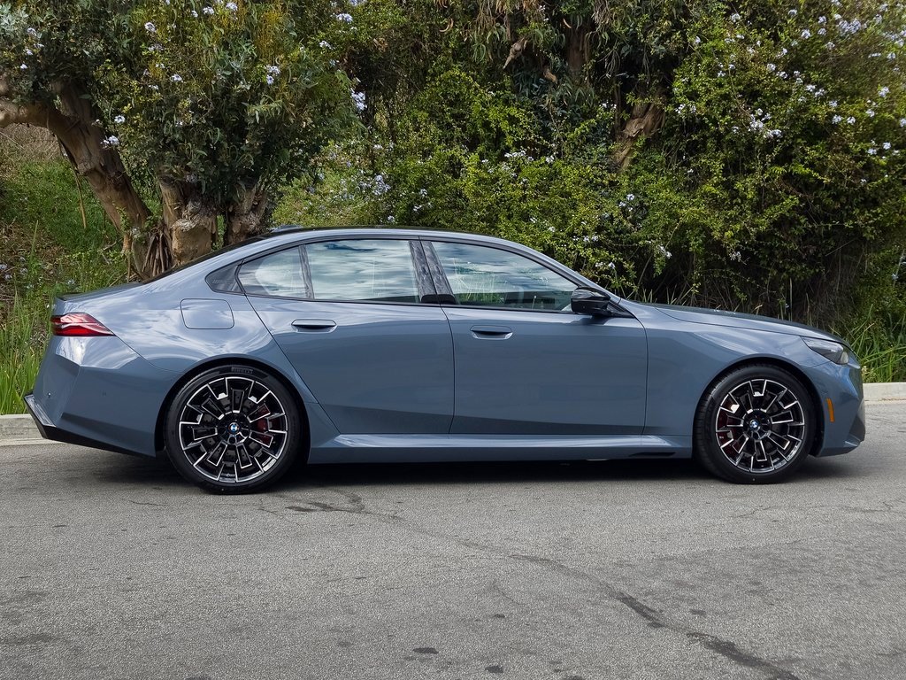 2026 Bmw M5 5 photo 4