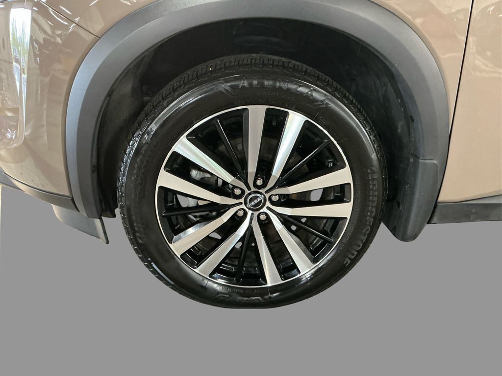 2024 Nissan Pathfinder Platinum photo 17