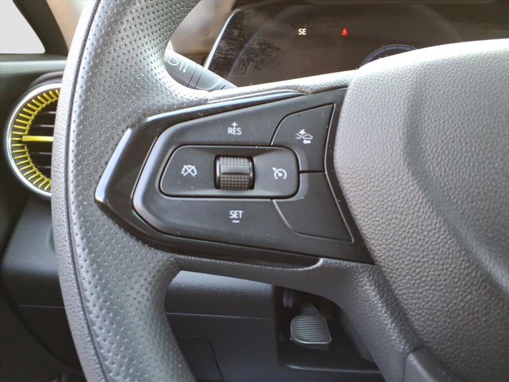 2025 Chevrolet Trax LT photo 22