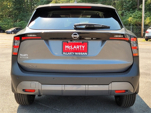 2025 Nissan Kicks SV photo 5