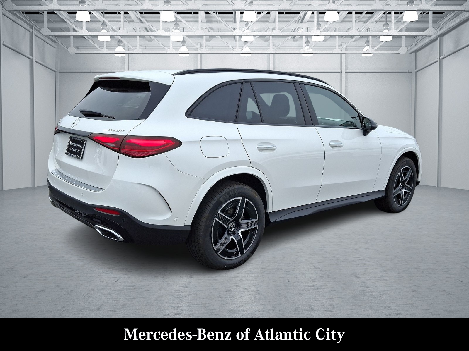 2025 Mercedes Benz GLC 300 4MATIC photo 4