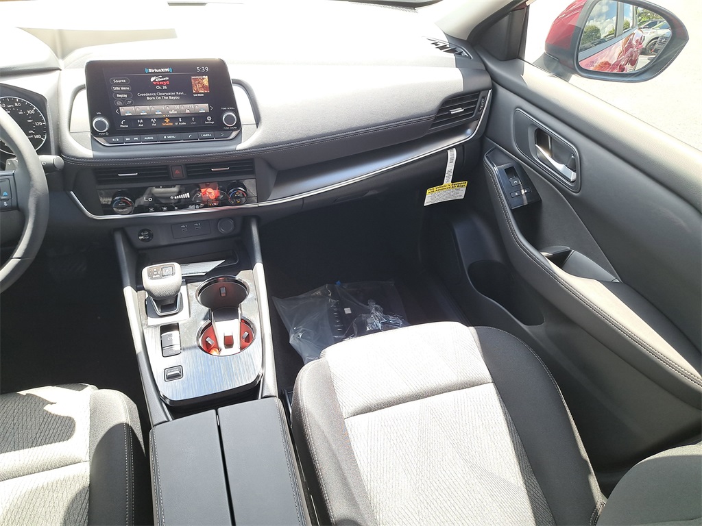 2026 Nissan Rogue SV photo 16