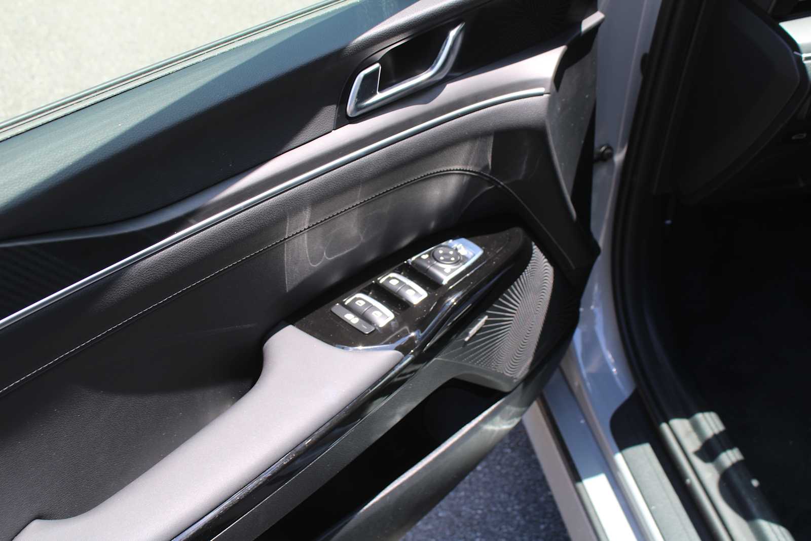 2025 Kia K5 GT-Line photo 17