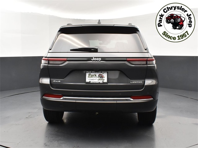 2025 Jeep Grand Cherokee Limited photo 3