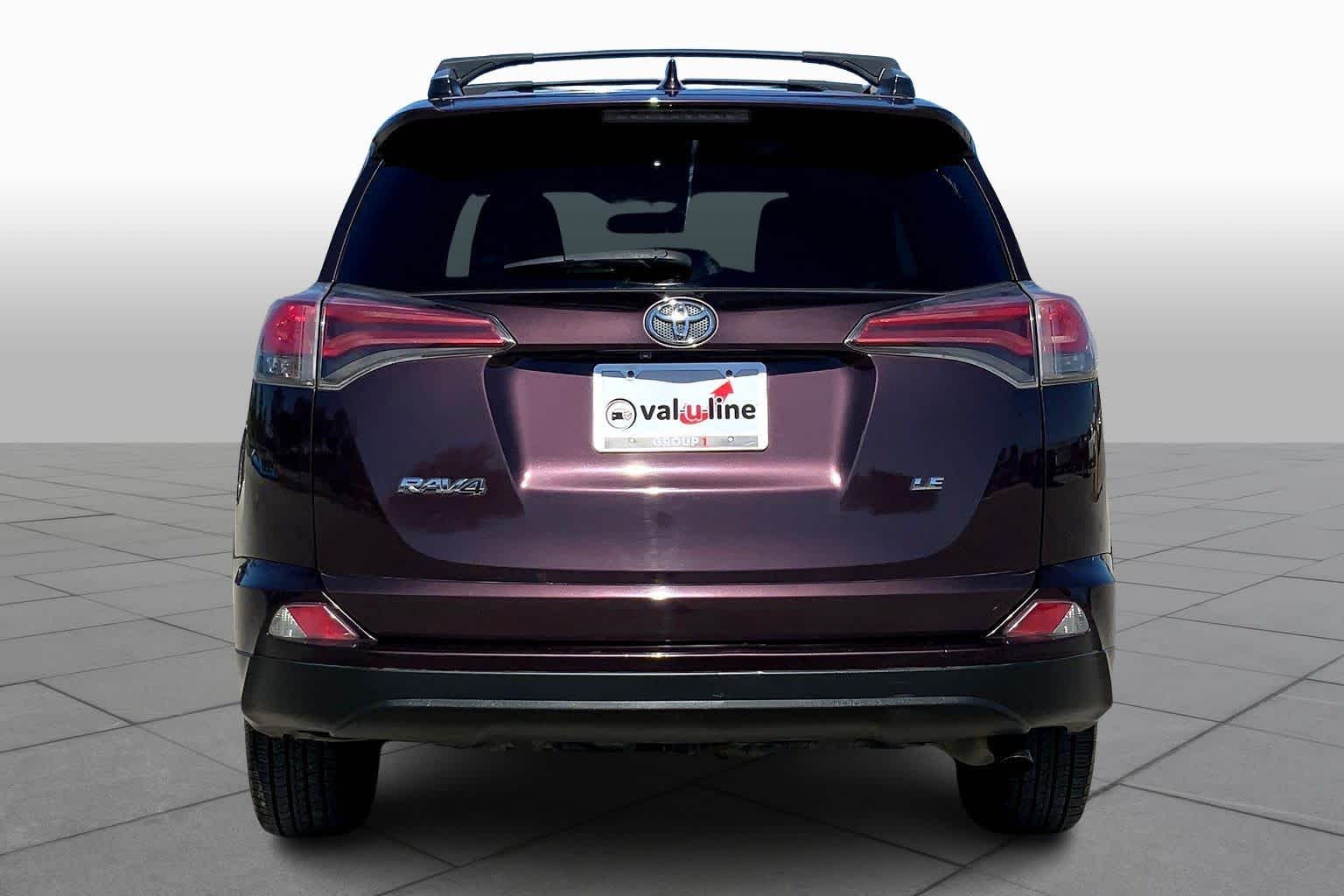 2016 Toyota RAV4 LE photo 4