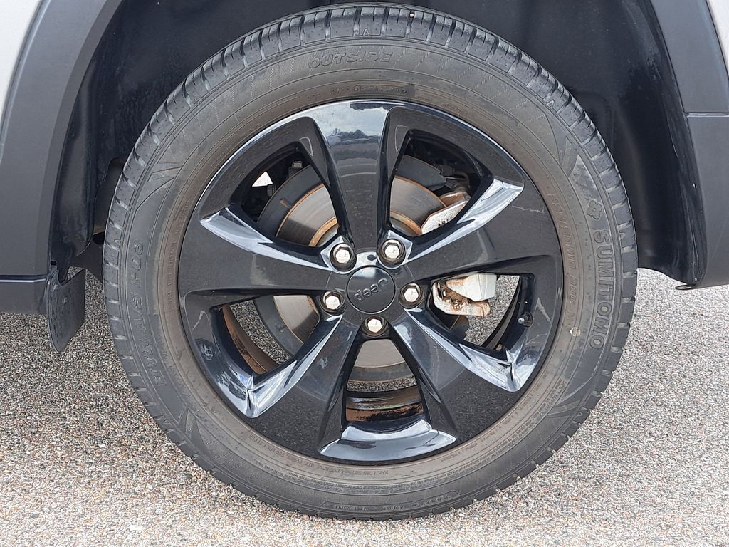 2016 Jeep Cherokee Altitude photo 2