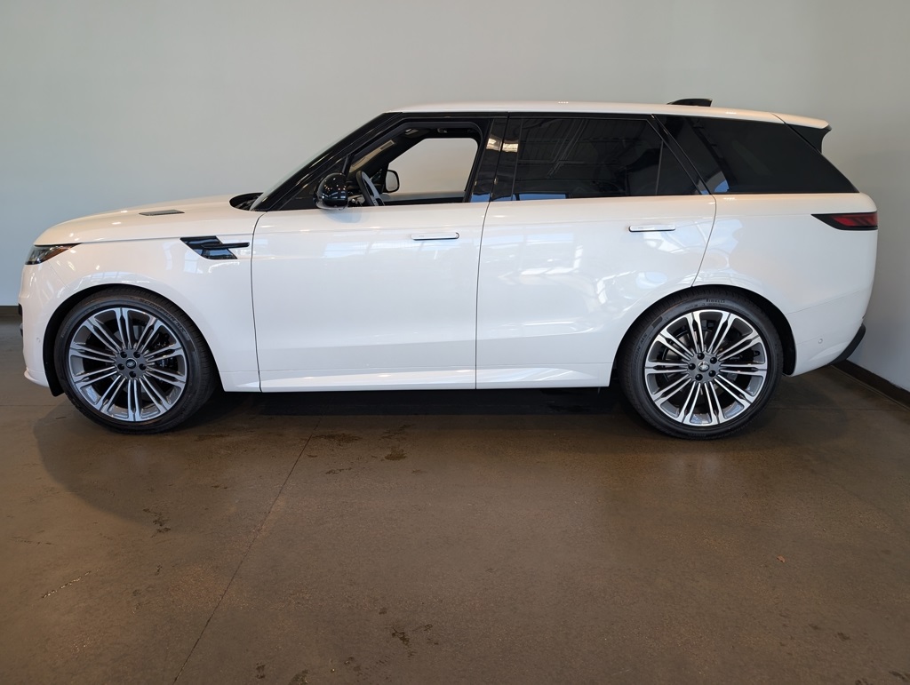 2025 Land Rover Range Rover Sport SE photo 3