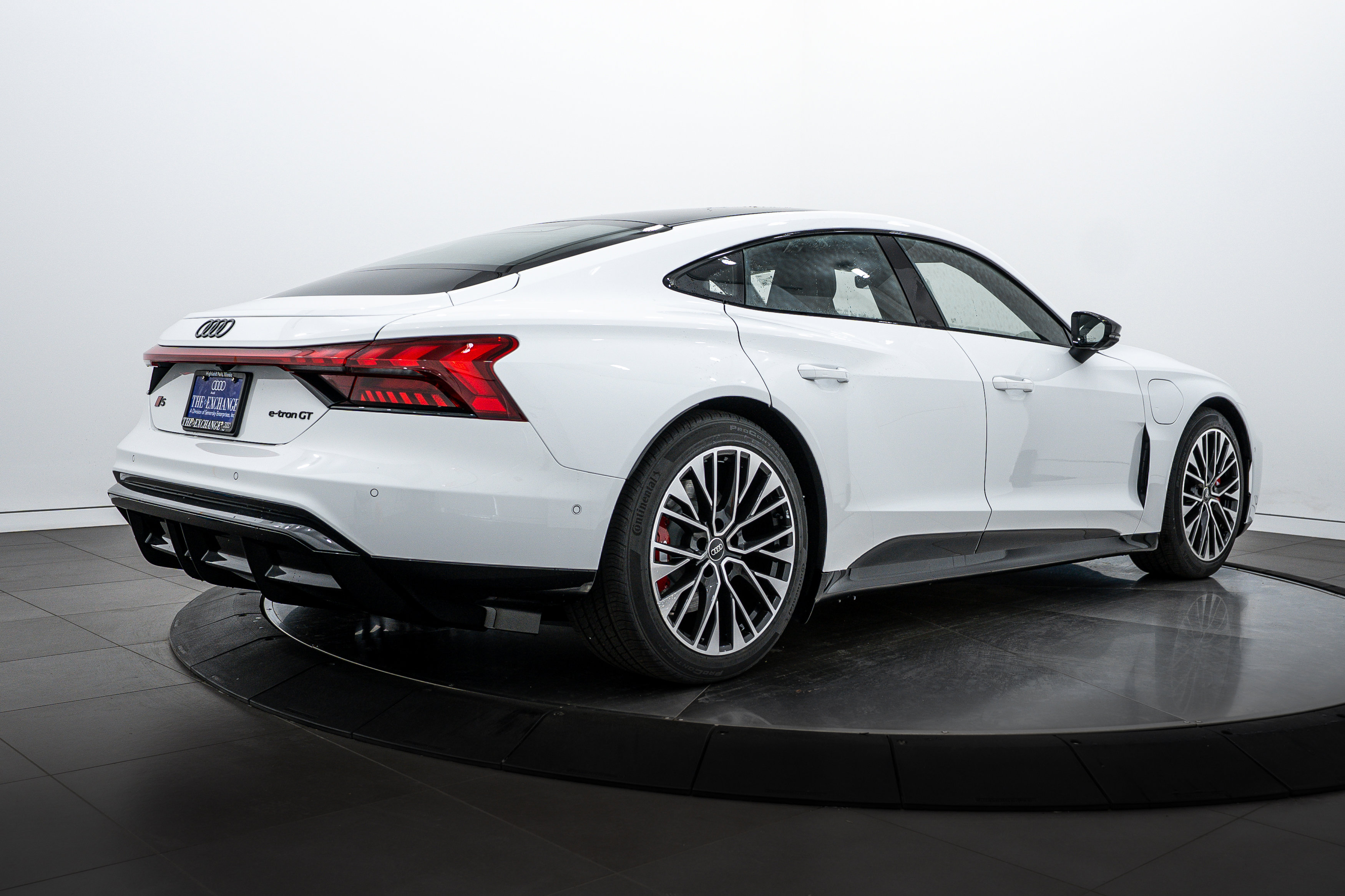 2026 Audi e-tron GT Premium Plus photo 4