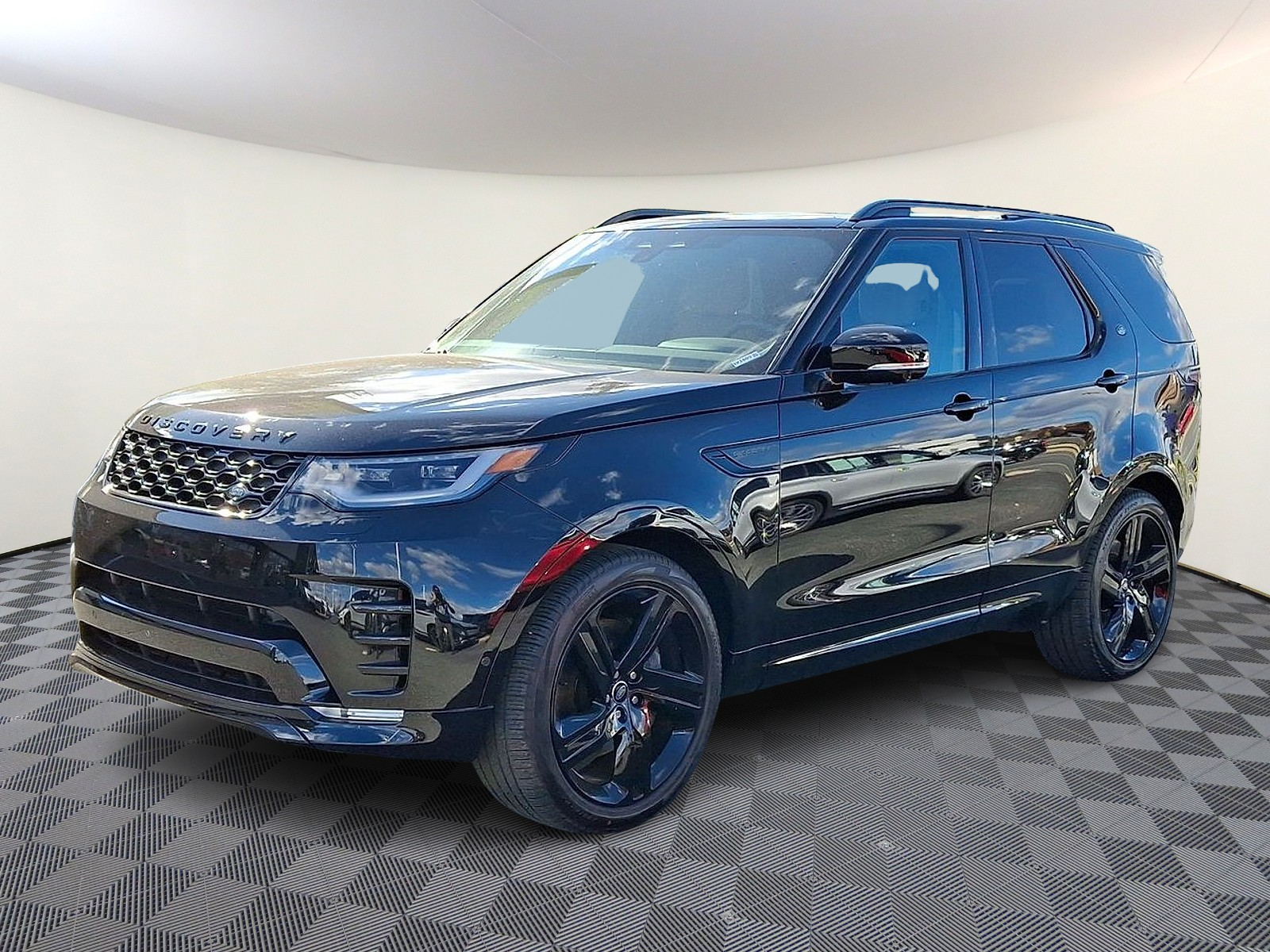 2025 Land Rover Discovery Dynamic SE's photo