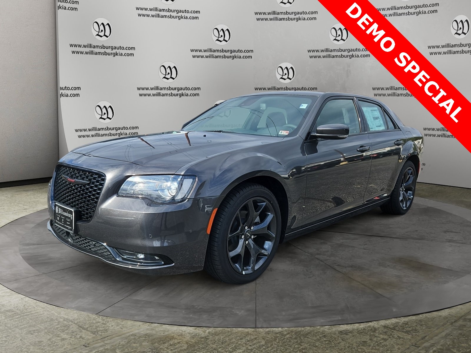 2023 Chrysler 300 S's photo