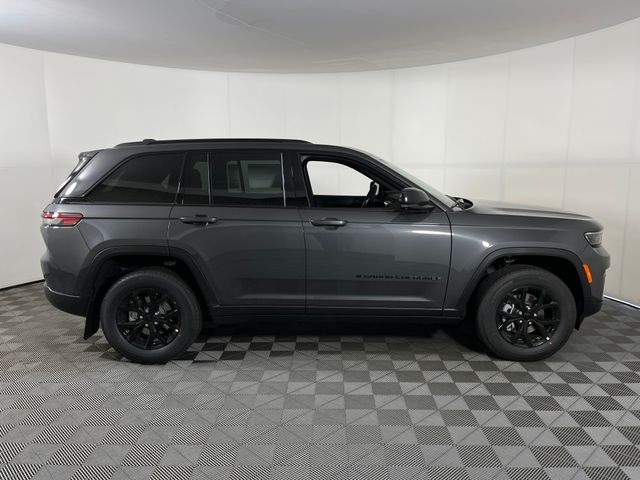 2025 Jeep Grand Cherokee Altitude X photo 4
