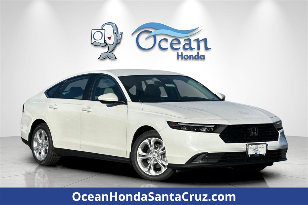 2025 Honda Accord LX's photo