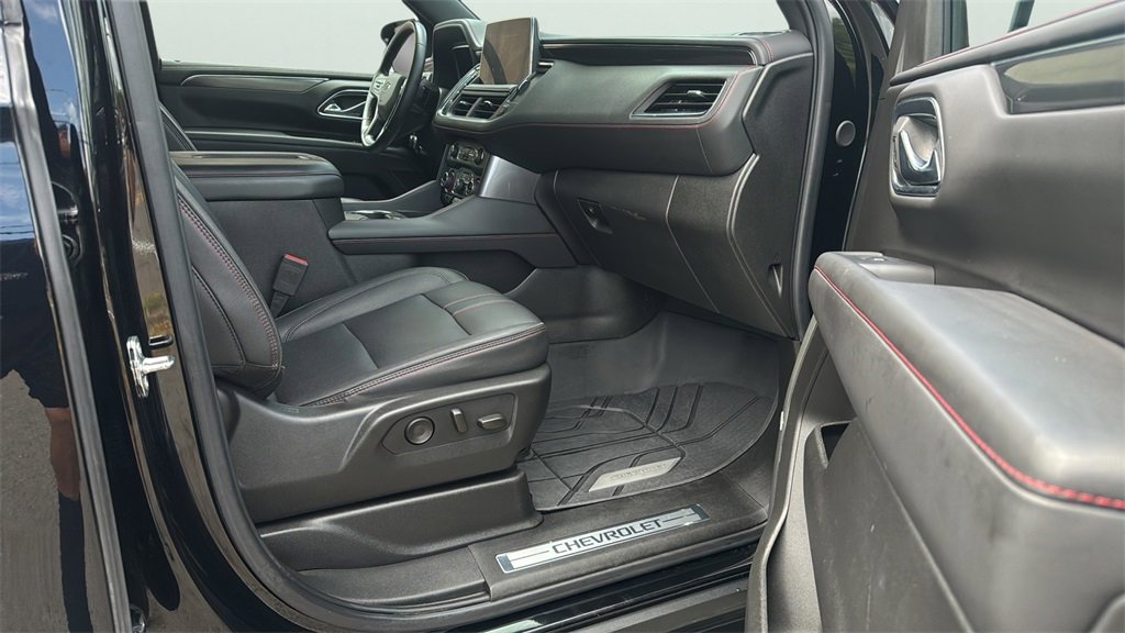 2023 Chevrolet Tahoe RST photo 12