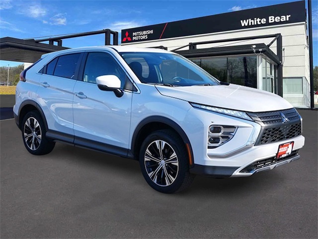 2022 Mitsubishi Eclipse Cross SE's photo
