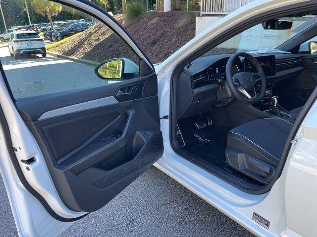 2026 Volkswagen Jetta 1.5T Sport photo 3