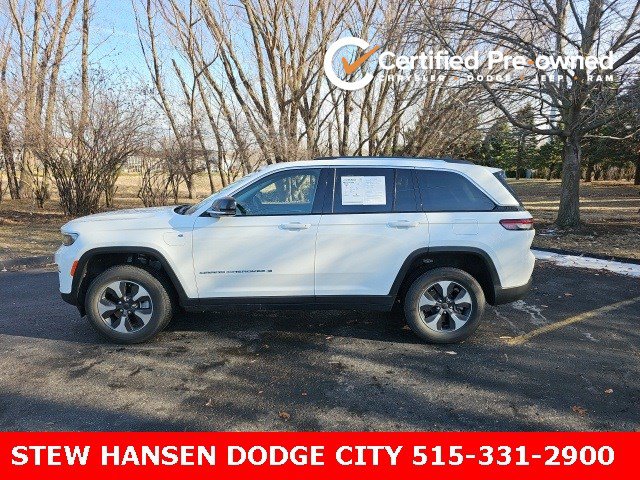 2022 Jeep Grand Cherokee 4xe's photo