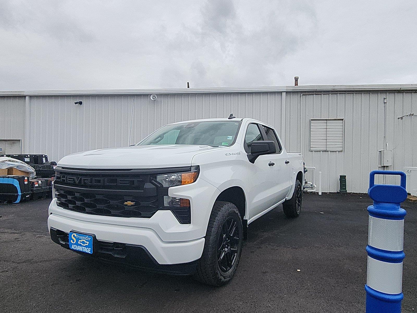 2026 Chevrolet Silverado Custom's photo