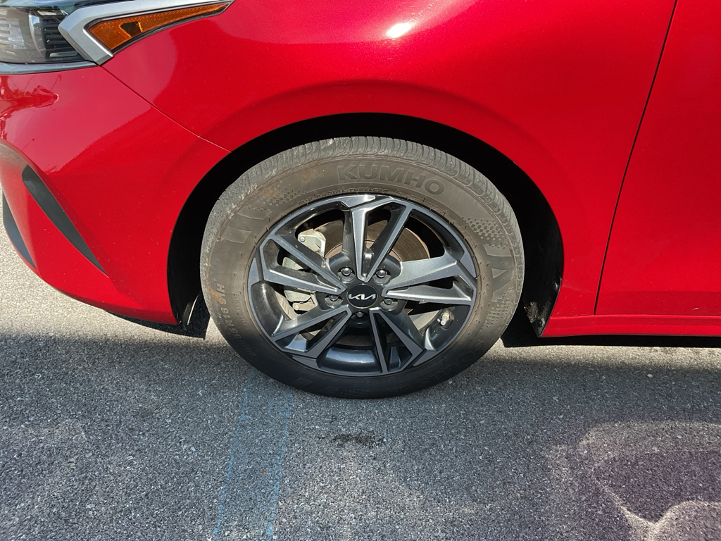 2023 Kia Forte LXS photo 4