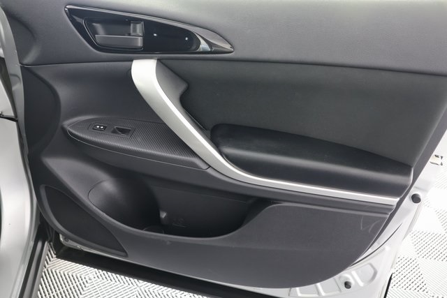 2020 Mitsubishi Eclipse Cross ES photo 24