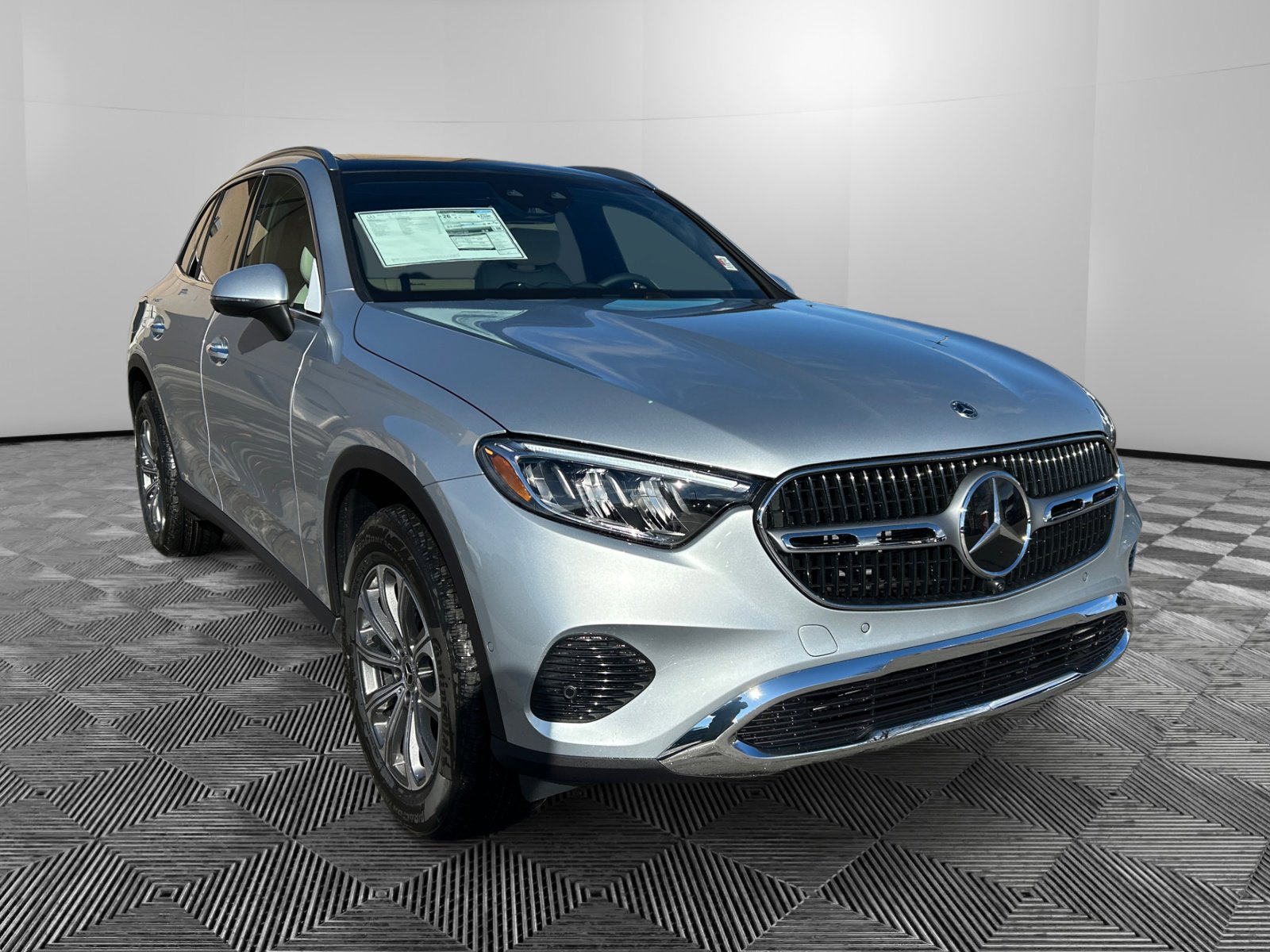 2026 Mercedes-Benz GLC Base's photo