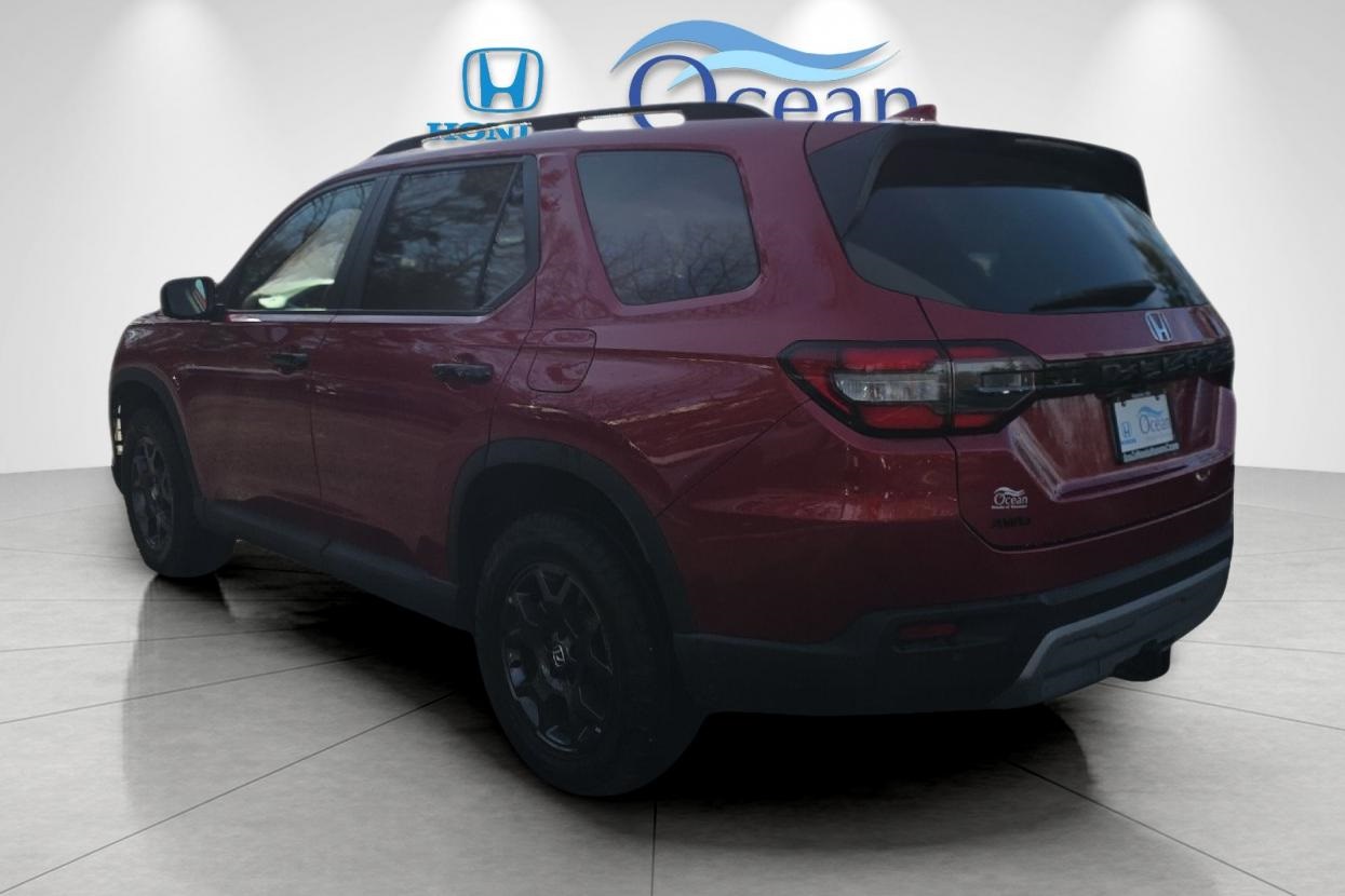 2025 Honda Pilot TrailSport photo 4