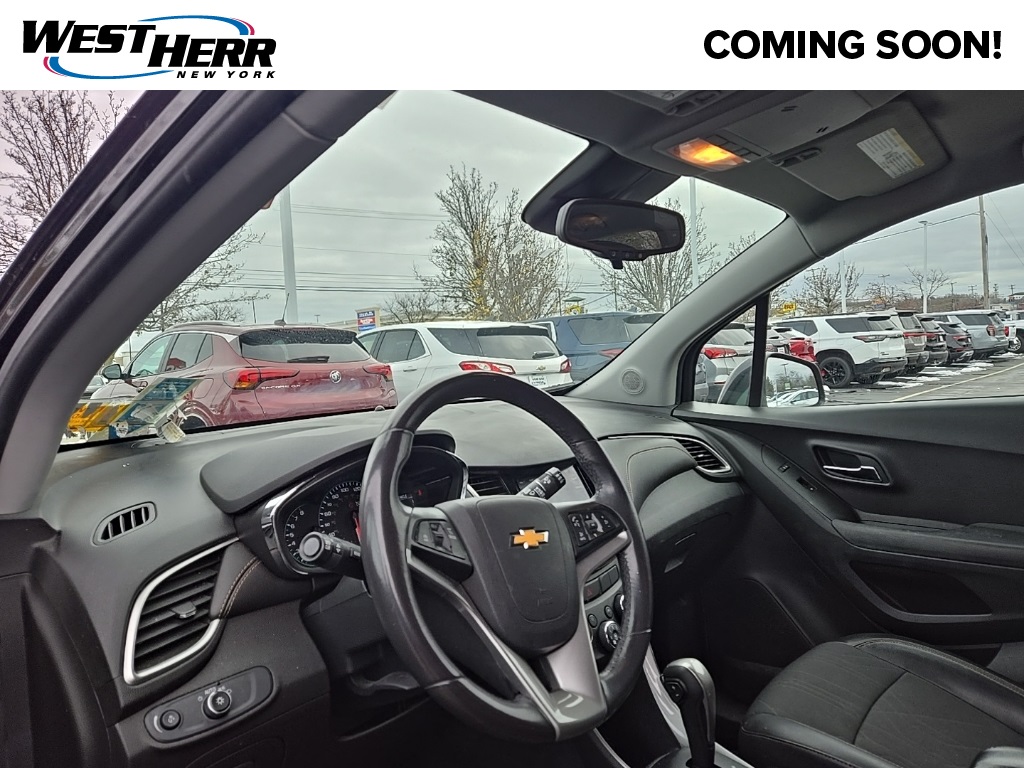 2020 Chevrolet Trax LT photo 2