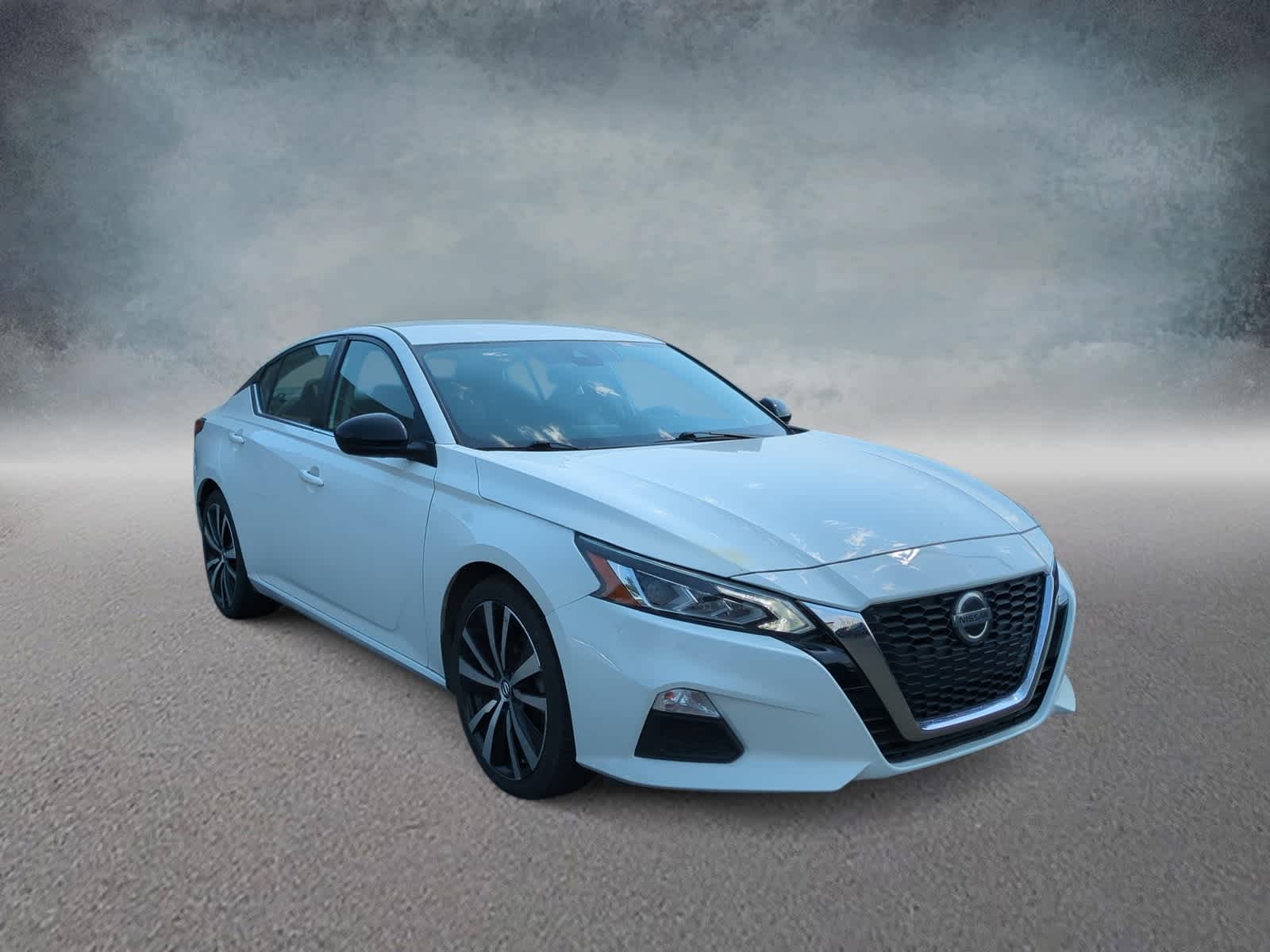 2020 Nissan Altima 2.5 SR photo 2