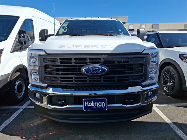 2025 Ford F-350 XL photo 2