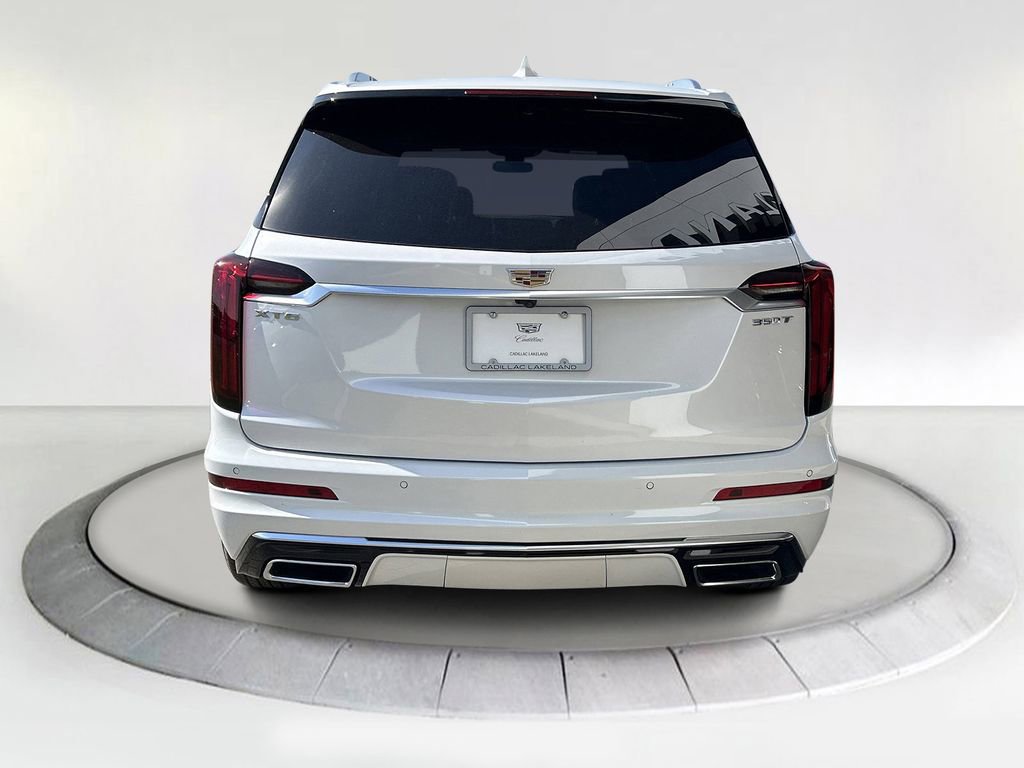 2025 Cadillac XT6 Luxury photo 4