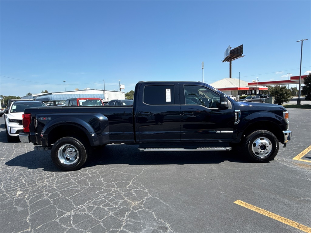 2022 Ford F-350 Lariat photo 2