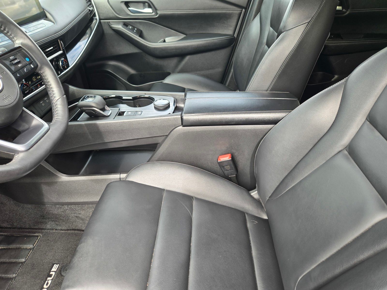 2024 Nissan Rogue SL photo 14