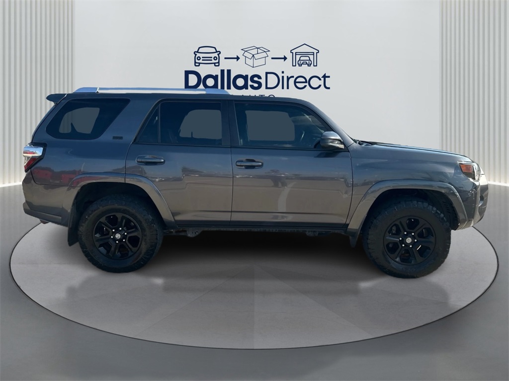 2015 Toyota 4Runner SR5 photo 3