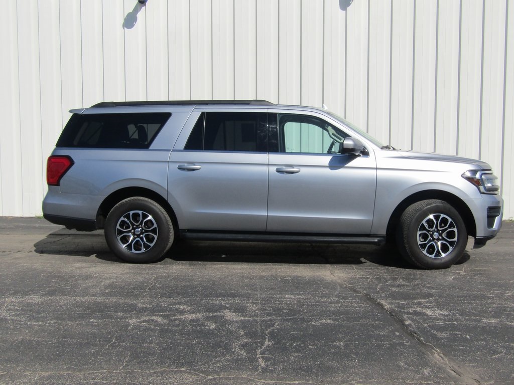 Used 2024 Ford Expedition XLT with VIN 1FMJK1J82REA54694 for sale in Kansas City