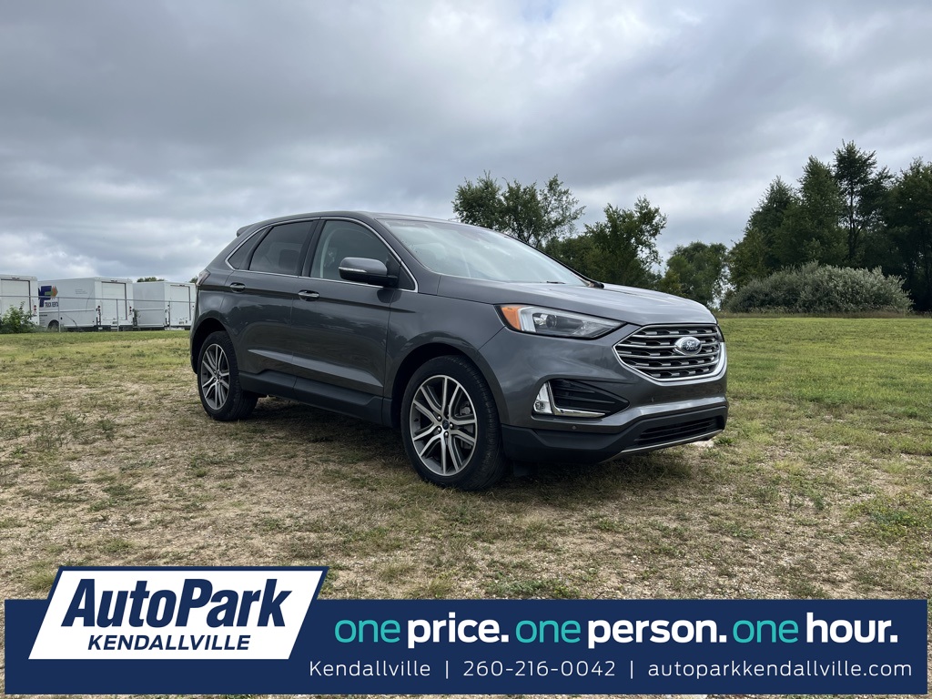 2022 Ford Edge Titanium's photo