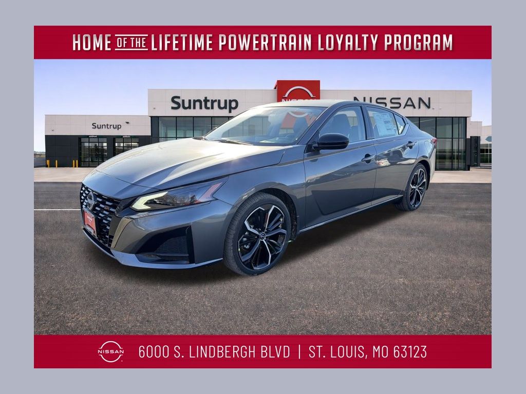 2025 Nissan Altima SR's photo