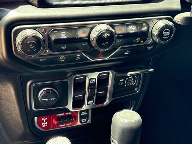 2022 Jeep Gladiator Rubicon photo 21
