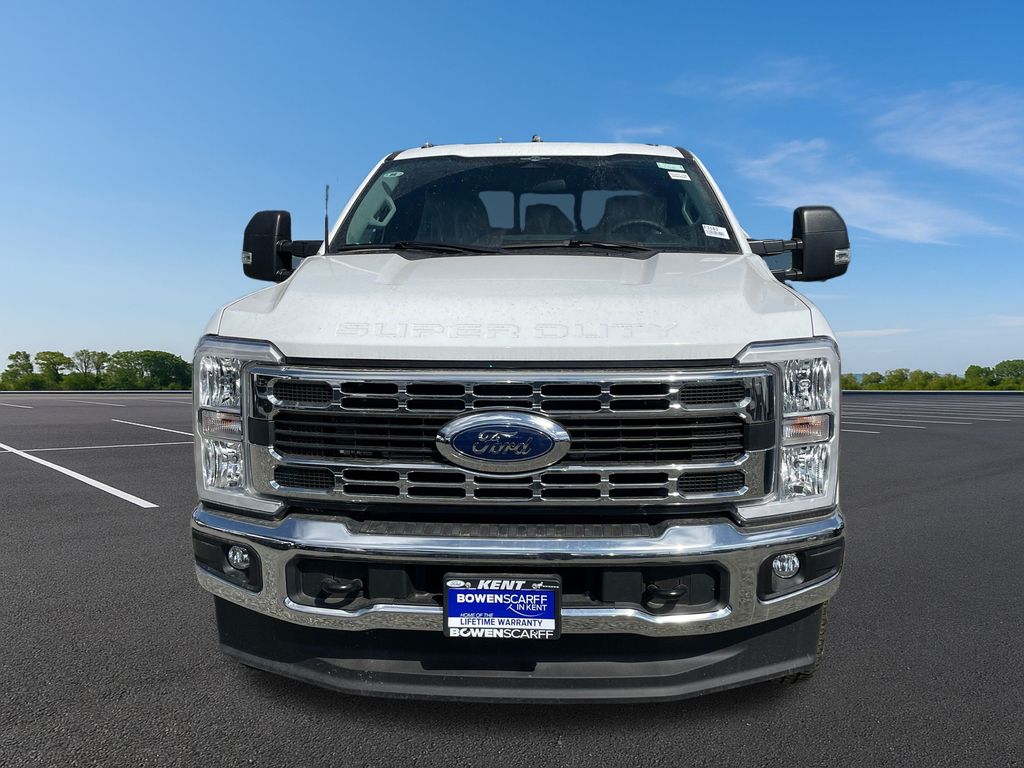 2023 Ford F-350 photo 3