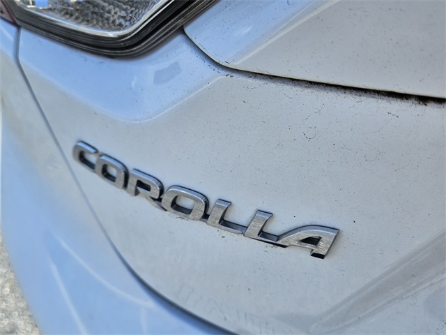 2021 Toyota Corolla LE photo 9