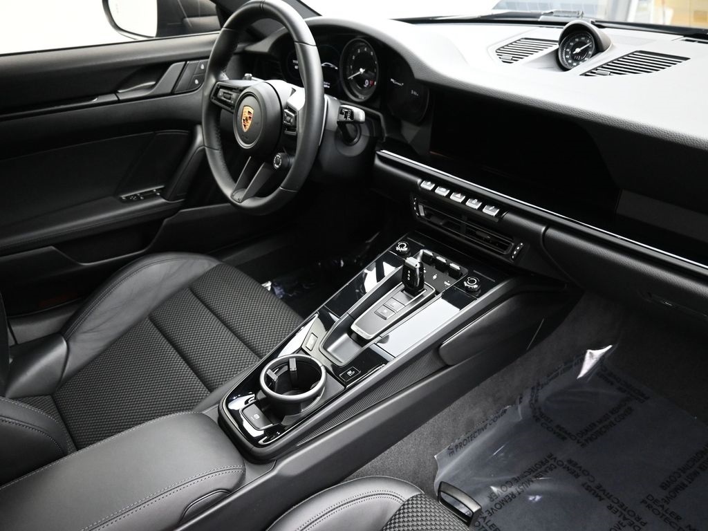 2024 Porsche 911 T photo 8