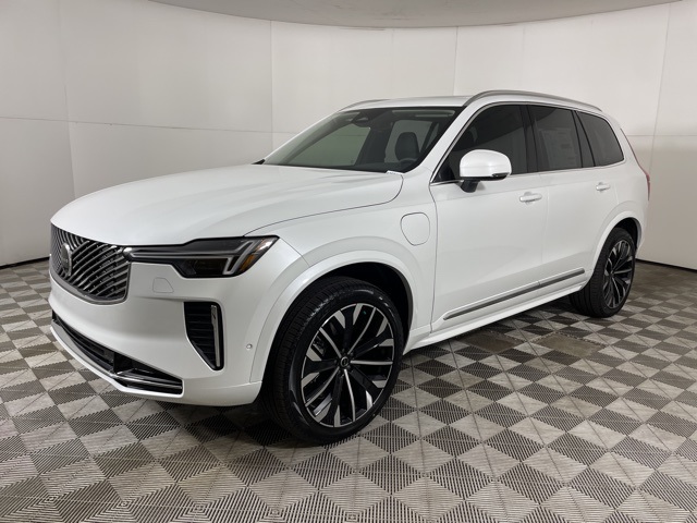 2025 Volvo XC90 T8 AWD Plus photo 4