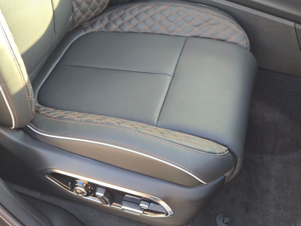 2025 Jeep Grand Cherokee Summit Reserve photo 4