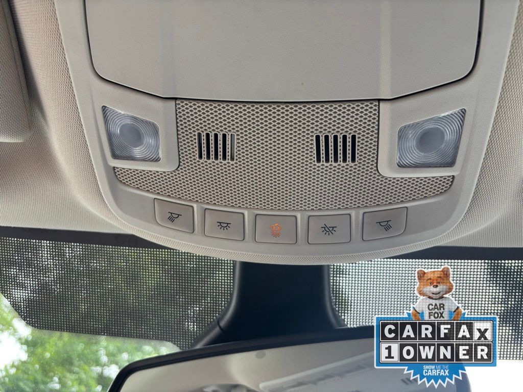 2022 Ford Edge Titanium photo 19