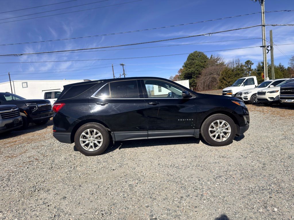 2019 Chevrolet Equinox LT photo 2